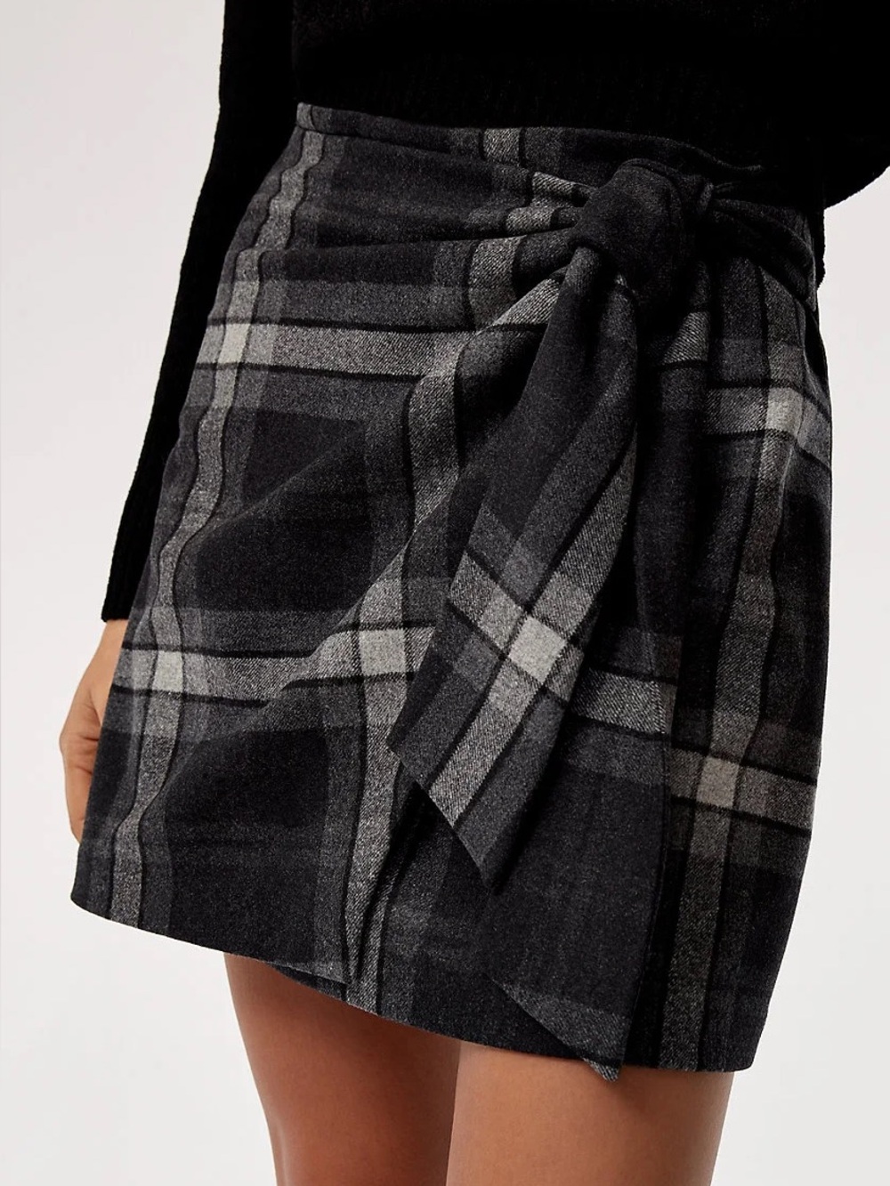 Aritzia Wilfred New Wrap-Front Skirt